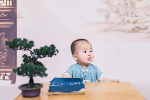 渠县宝宝半夜吐了怎么回事 渠县宝宝半夜吐了怎么回事